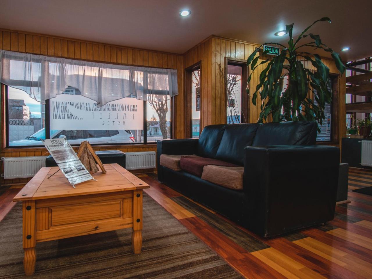 Hotel Hallef Puerto Natales Ngoại thất bức ảnh